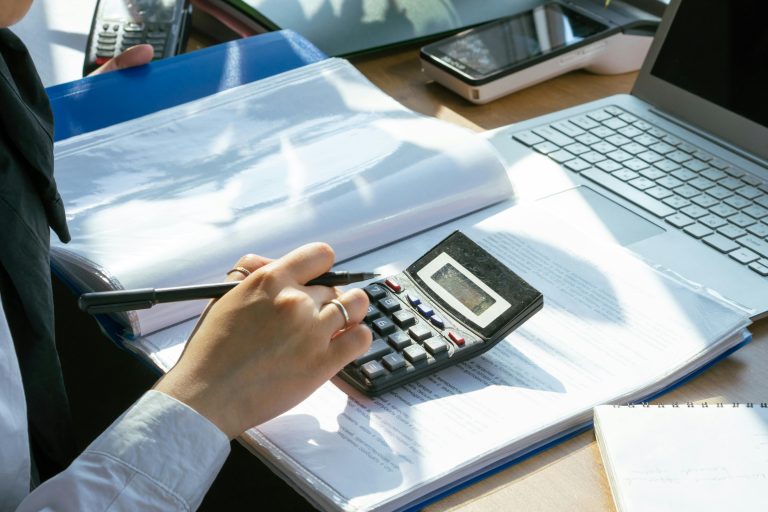 UK taxpayer reviewing HMRC Self Assessment registration obligations and late filing risks