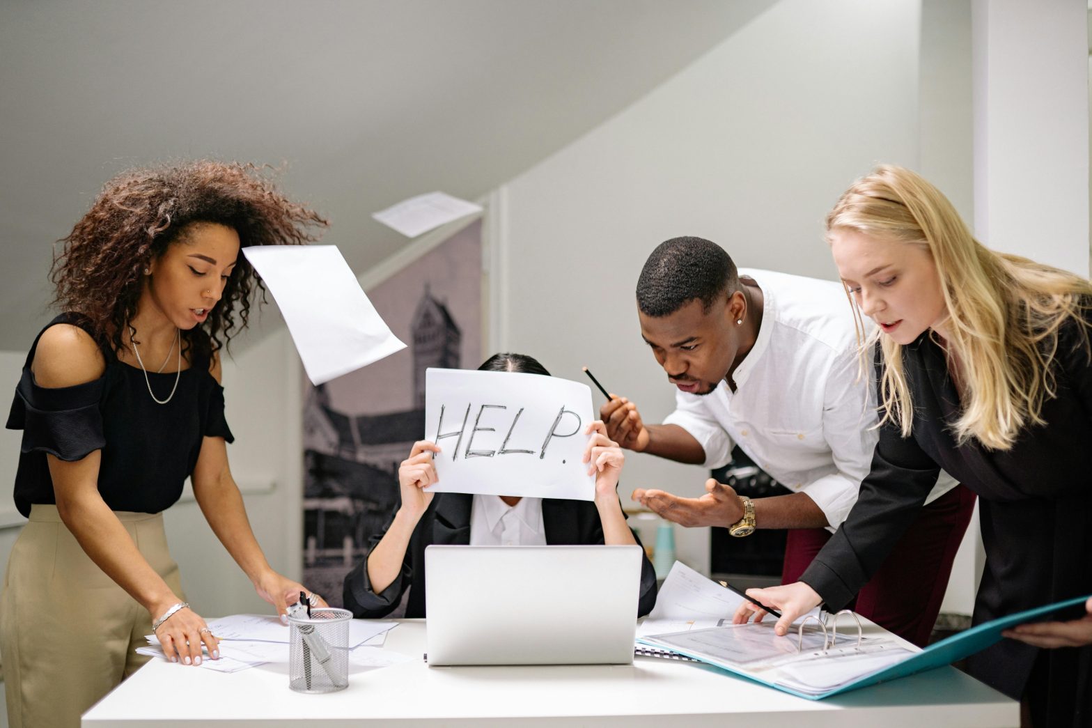 Returning UK resident reviewing overseas gains and temporary non-resident tax rules
